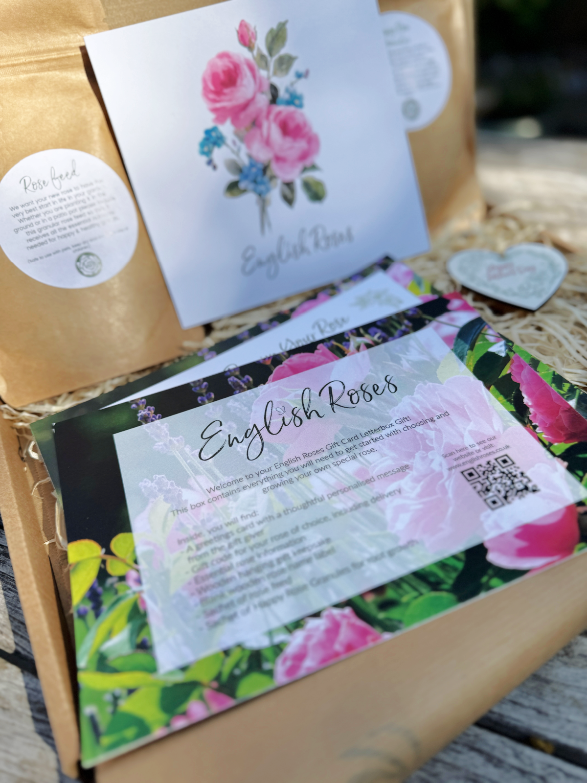 Help guides in English Roses Father's Day Letterbox Gift Inside4