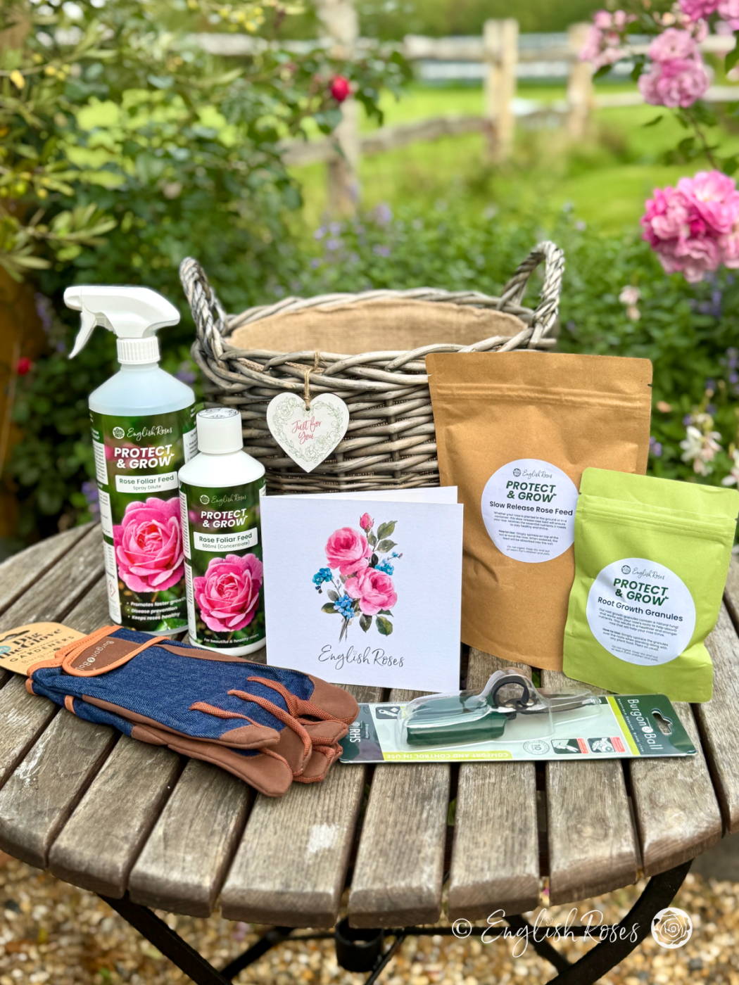 Deluxe Gardener’s Hamper – English Roses Basket Gift Items