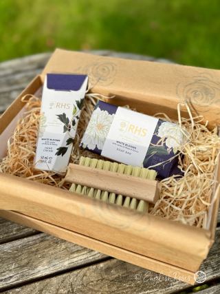 Gardener's Essentials Trio Hand Care Gift Set - White Blooms - RHS Flower Show Collection 2 - Eco-friendly gift wrapped box