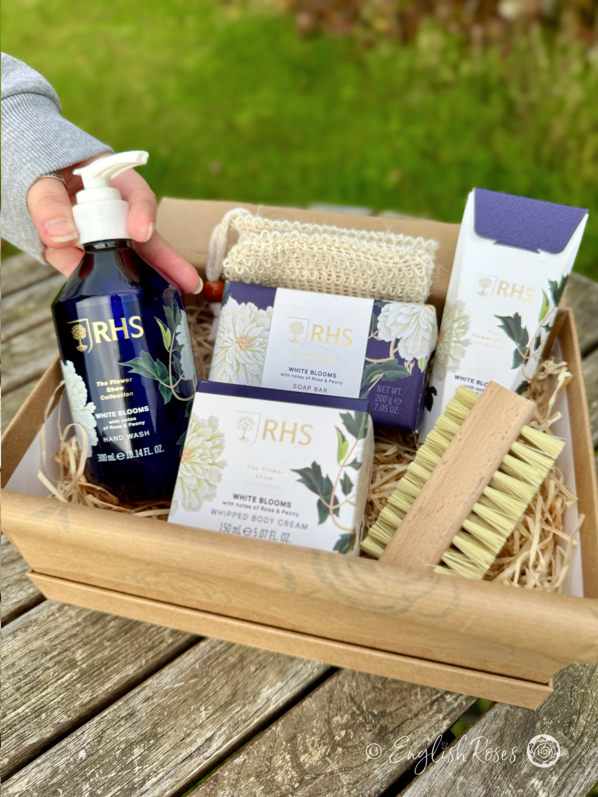 White Blooms Indulgent Skin Care Gift Set - RHS Flower Show Collection 2 - eco-friendly gift set